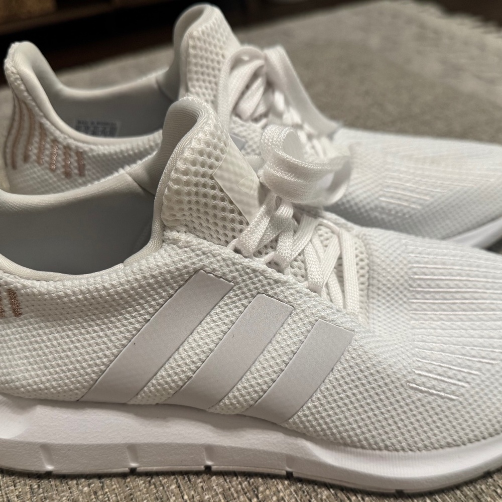 Adidas swift Run W US size 8 1/2 women’s all white running sneakers